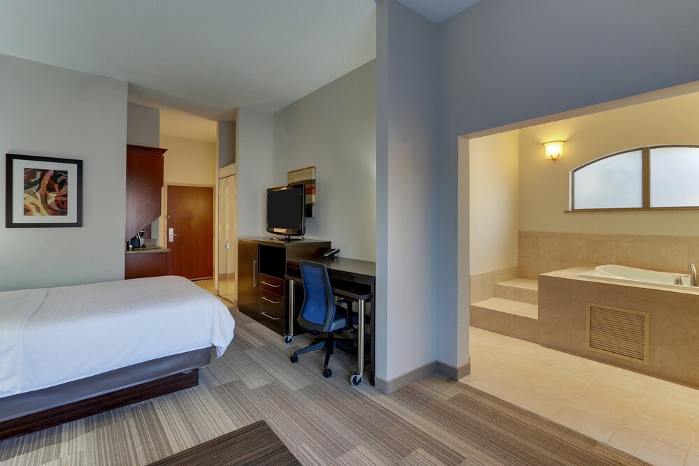 Holiday Inn Express Hotel & Suites Dayton-Centerville, an IHG Hotel