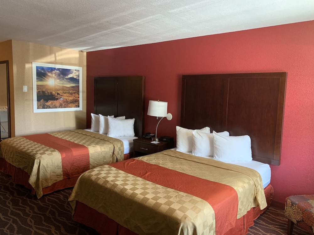 Room, Days Inn by Wyndham Roseburg