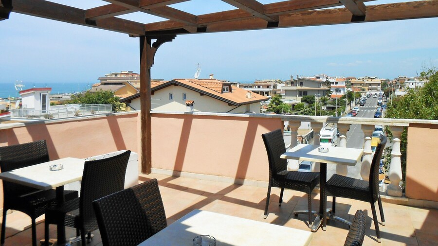 Hotel Riviera Airport