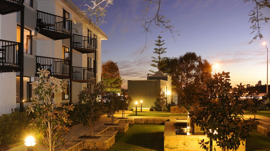 Lodestar Waterside Apartments