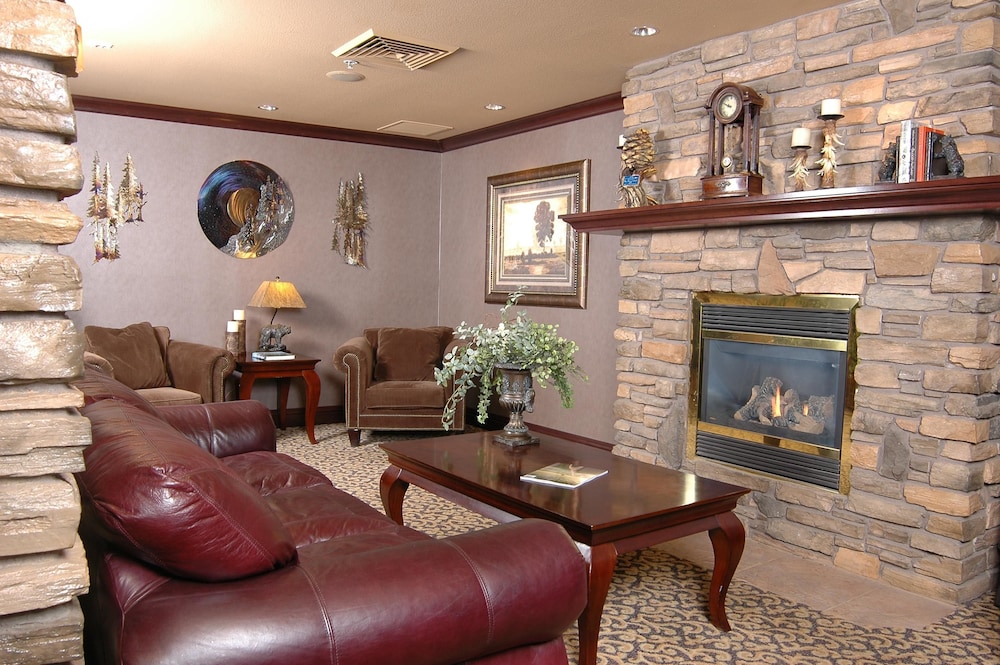 Lobby sitting area, Holiday Inn Express Hotel & Suites McCall-The Hunt Lodge, an IHG Hotel