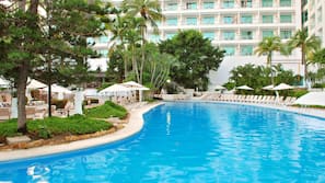 3 outdoor pools, pool umbrellas