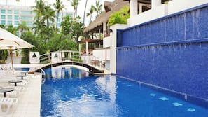 3 outdoor pools, pool umbrellas
