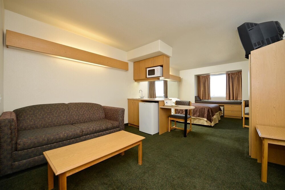 Americas Best Value Inn & Suites Ada