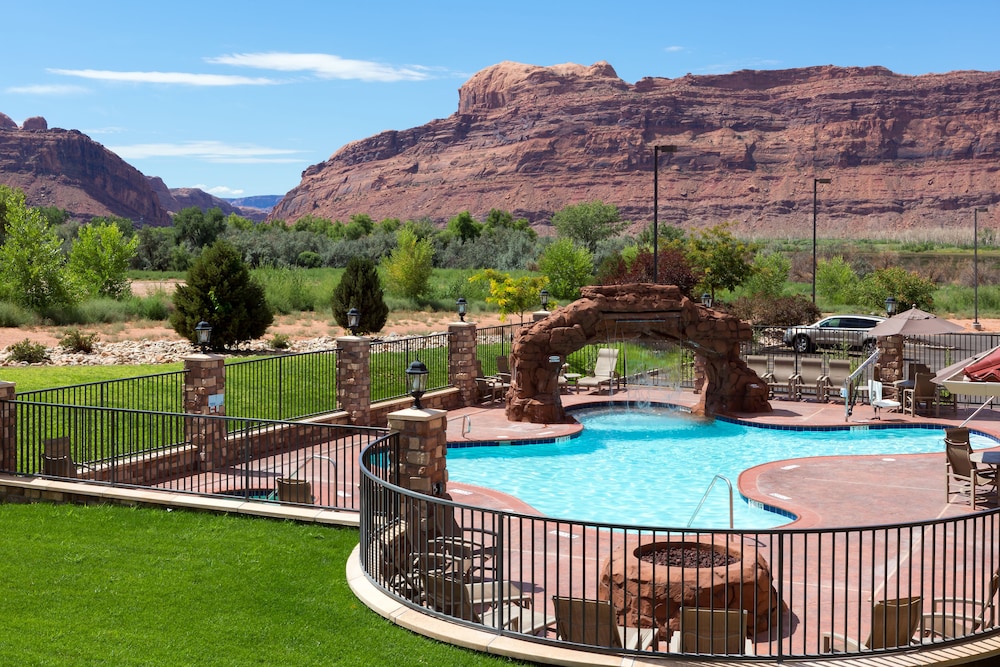 Holiday Inn Express & Suites Moab, an IHG Hotel in Moab Best Rates