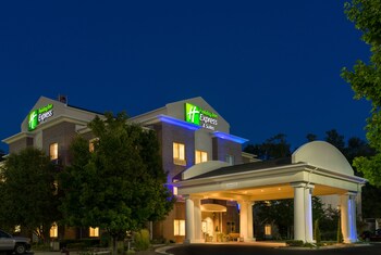 Holiday Inn Express Hotel & Suites Independence-Kansas City