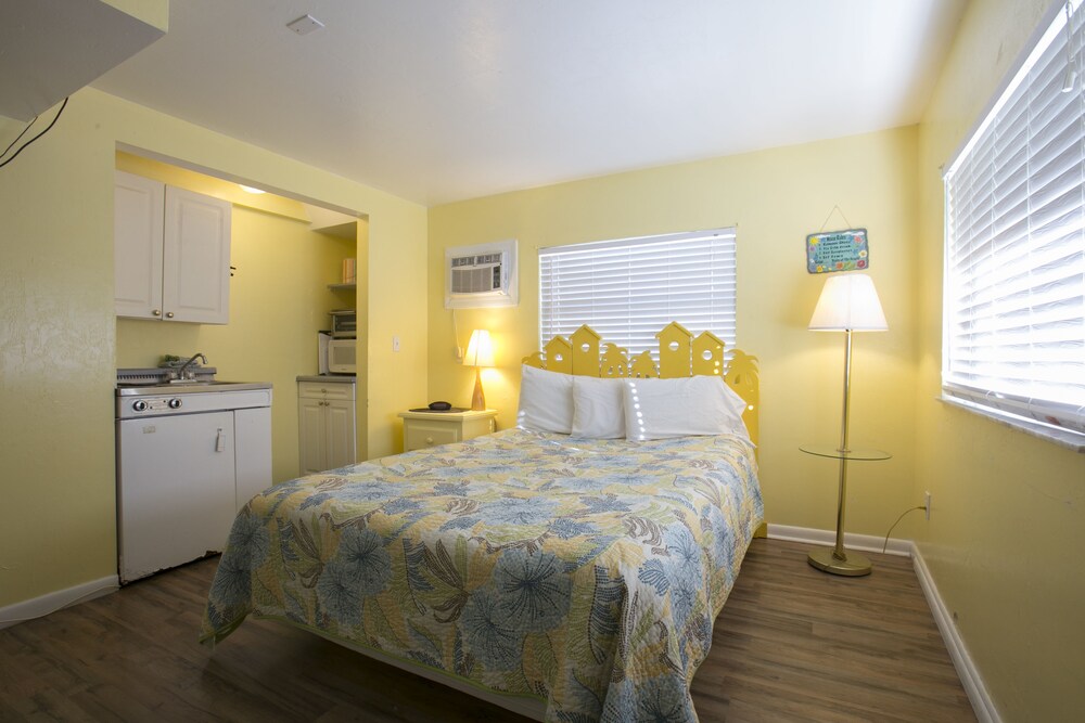 Promo 70 Off Sun Deck Inn Suites Fortmyers Unitedstates - 