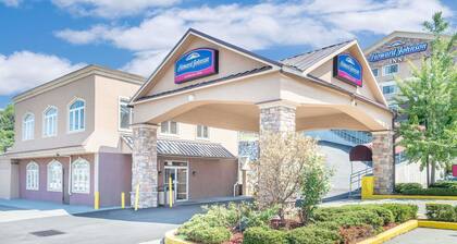 Howard Johnson by Wyndham North Bergen