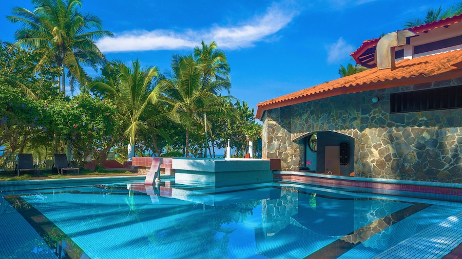 Las Olas Resort