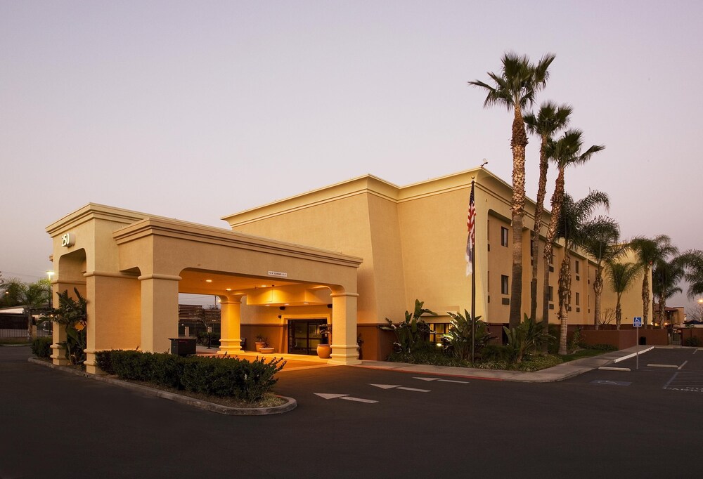 Best Western Plus Arrowhead Hotel