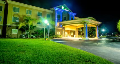 Holiday Inn Express Hotel & Suites Cocoa, an IHG Hotel