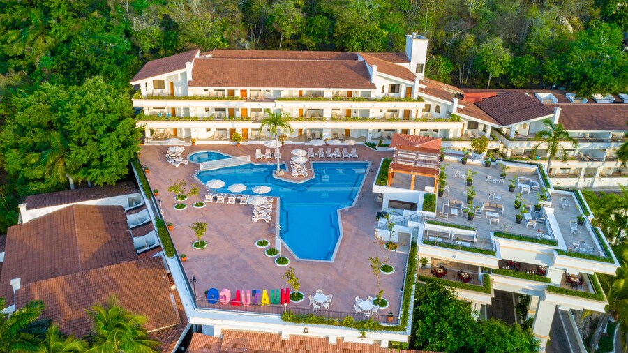Park Royal Beach Huatulco – All Inclusive