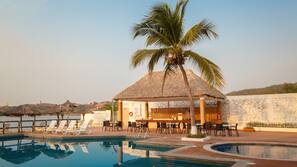 2 piscinas al aire libre