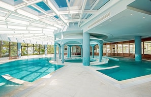 2 outdoor pools, pool umbrellas, sun loungers