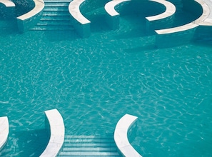 2 outdoor pools, pool umbrellas, sun loungers