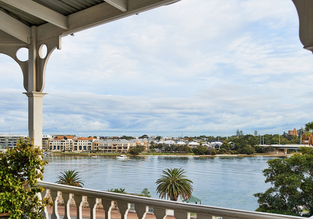 https://www.lastminute.com.au/Perth-Hotels-Tradewinds-Hotel.h970039.Hotel-Information