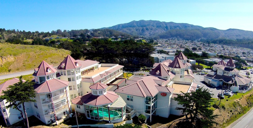 Pacifica Beach Hotel in Pacifica | Best Rates & Deals on Orbitz
