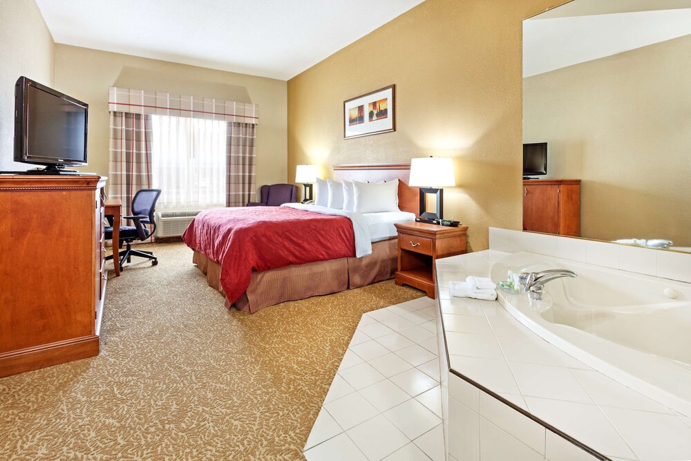 Country Inn & Suites by Radisson, Hinesville, GA