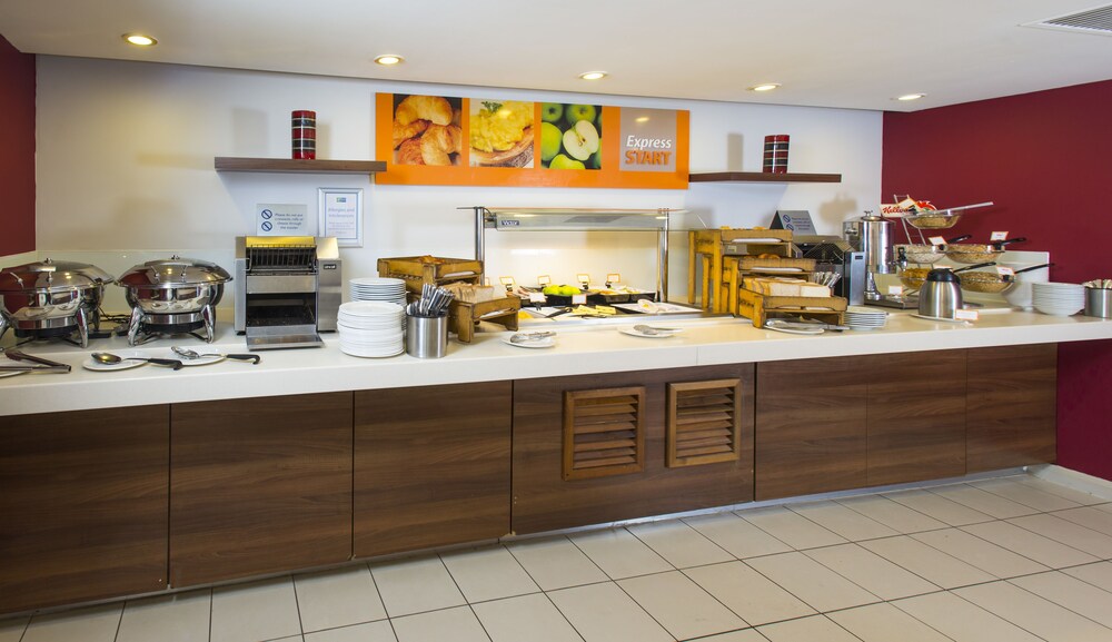 Holiday Inn Express Northampton - South, an IHG Hotel