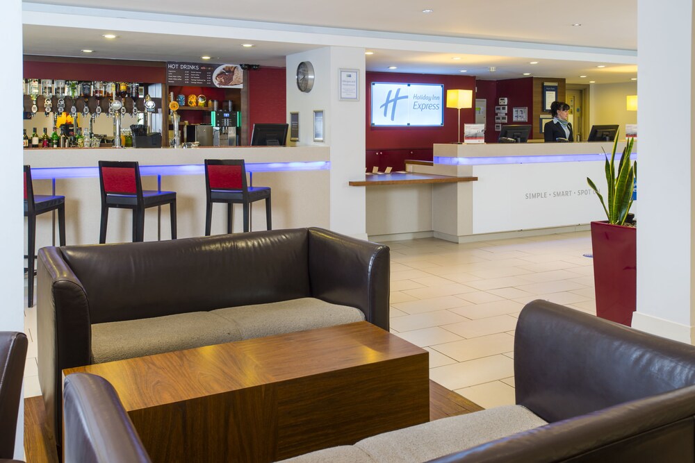 Holiday Inn Express Northampton - South, an IHG Hotel