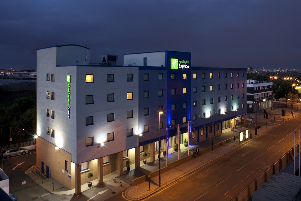 Exterior, Holiday Inn Express London - Park Royal, an IHG Hotel