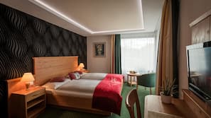 Biancheria da letto di alta qualità, materassi a doppio strato, minibar