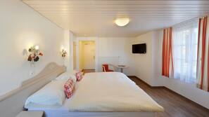 Minibar, in-room safe, desk, free WiFi