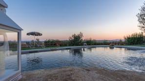 Piscina all'aperto, una piscina in terrazza