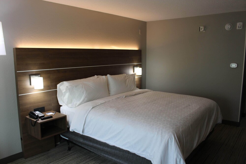 Room, Holiday Inn Express And Suites Enterprise, an IHG Hotel