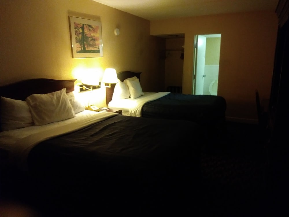 Room, Days Inn by Wyndham Hot Springs