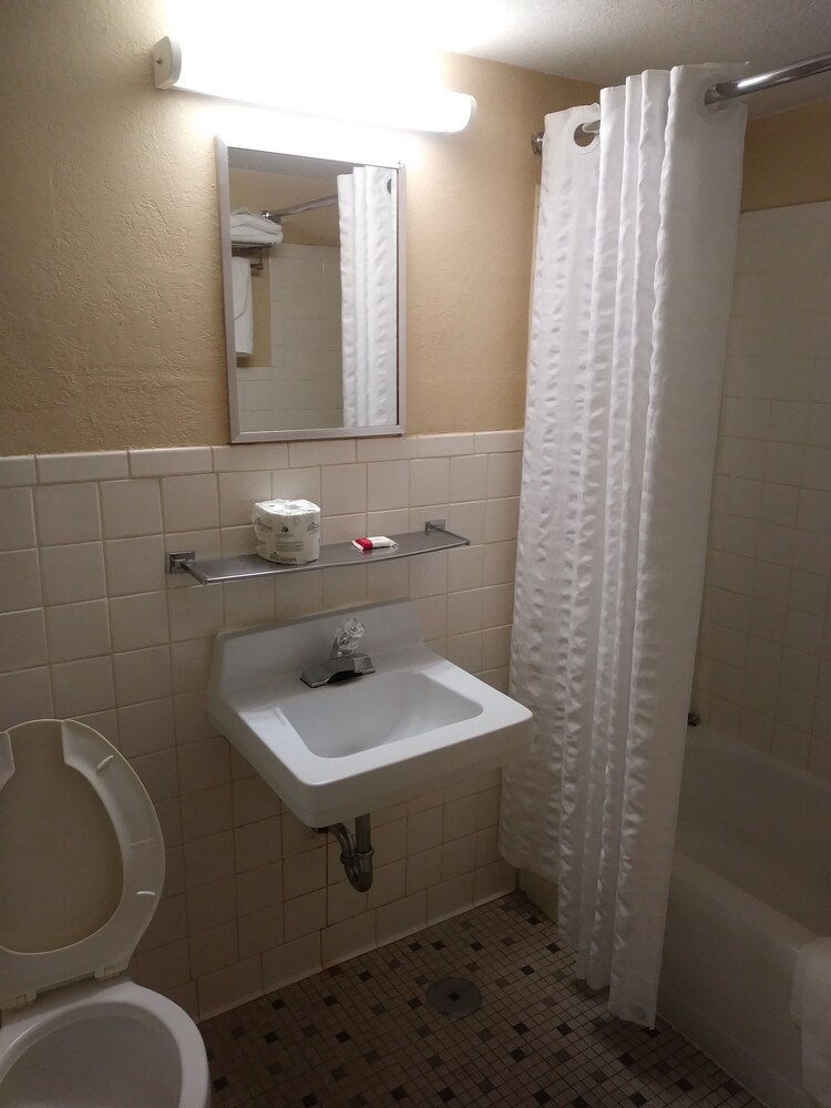 Bathroom sink, Days Inn by Wyndham Hot Springs