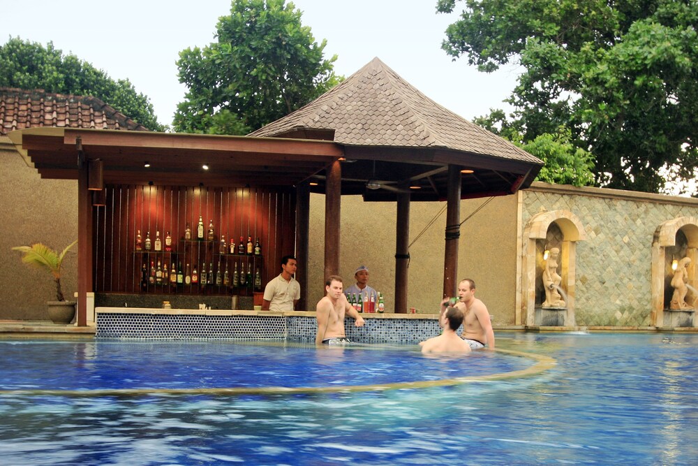 Poolside bar, Pelangi Bali Hotel & Spa