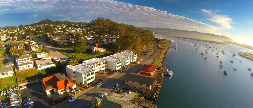 Aerial view, 456 Embarcadero Inn & Suites