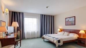 Premium bedding, pillow top beds, desk, free cots/infant beds