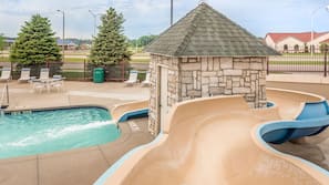 2 indoor pools, 2 outdoor pools