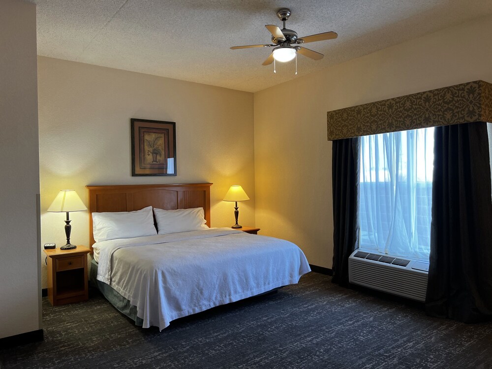  Springs Airport Suites