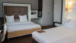 Hypoallergeen beddengoed, een minibar, een kluis op de kamer, een bureau