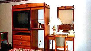 Blackout drapes, rollaway beds, free WiFi