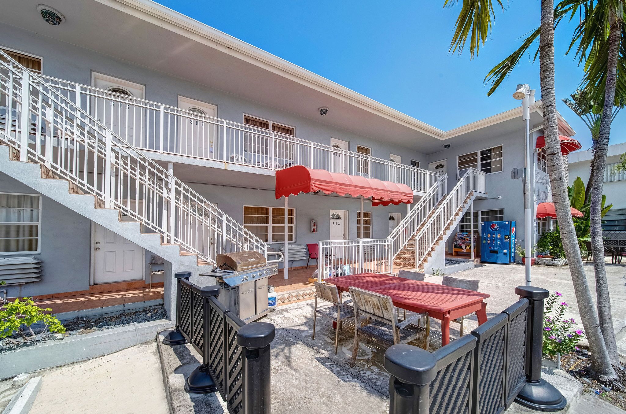Silver Spray Motel in Hollywood, United States