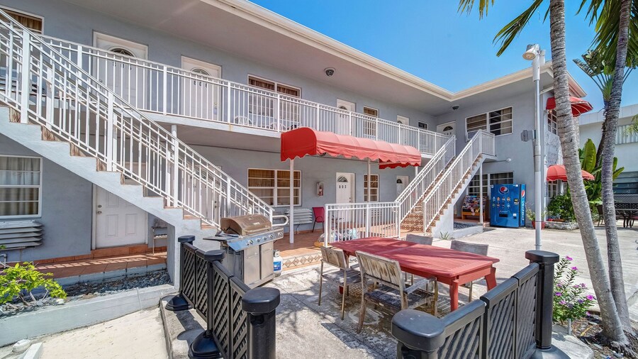 Silver Spray Motel