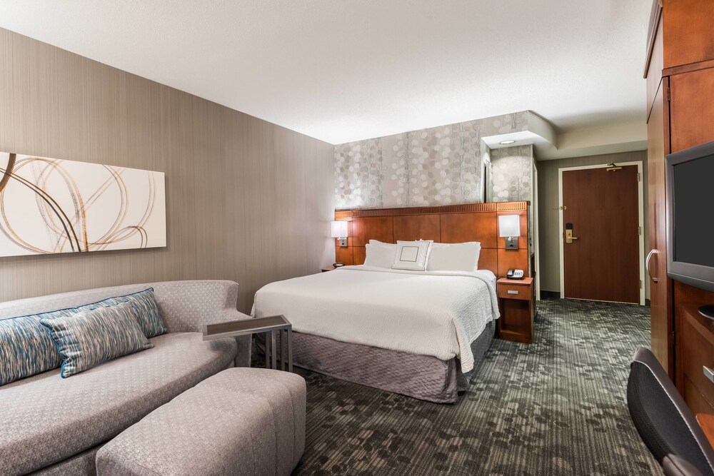 Courtyard by Marriott Providence Lincoln