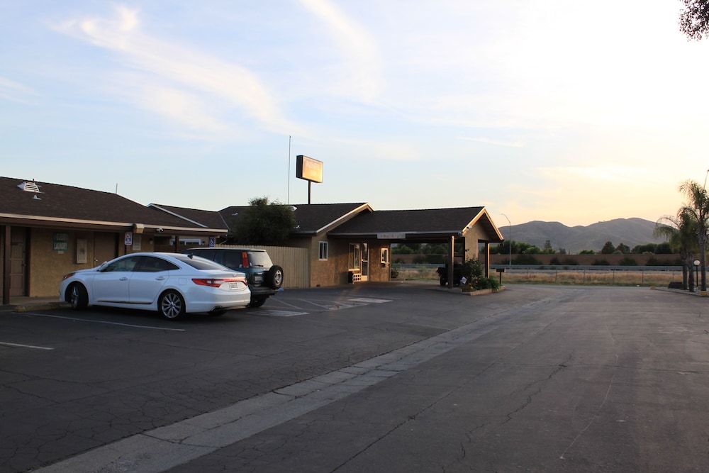 Menifee Inn