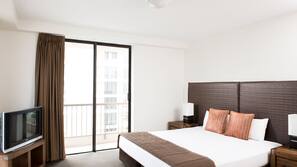 In-room safe, iron/ironing board, WiFi, linens