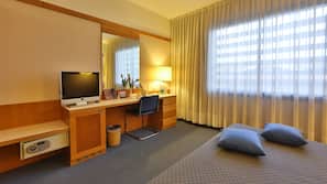 Minibar, in-room safe, desk, free WiFi