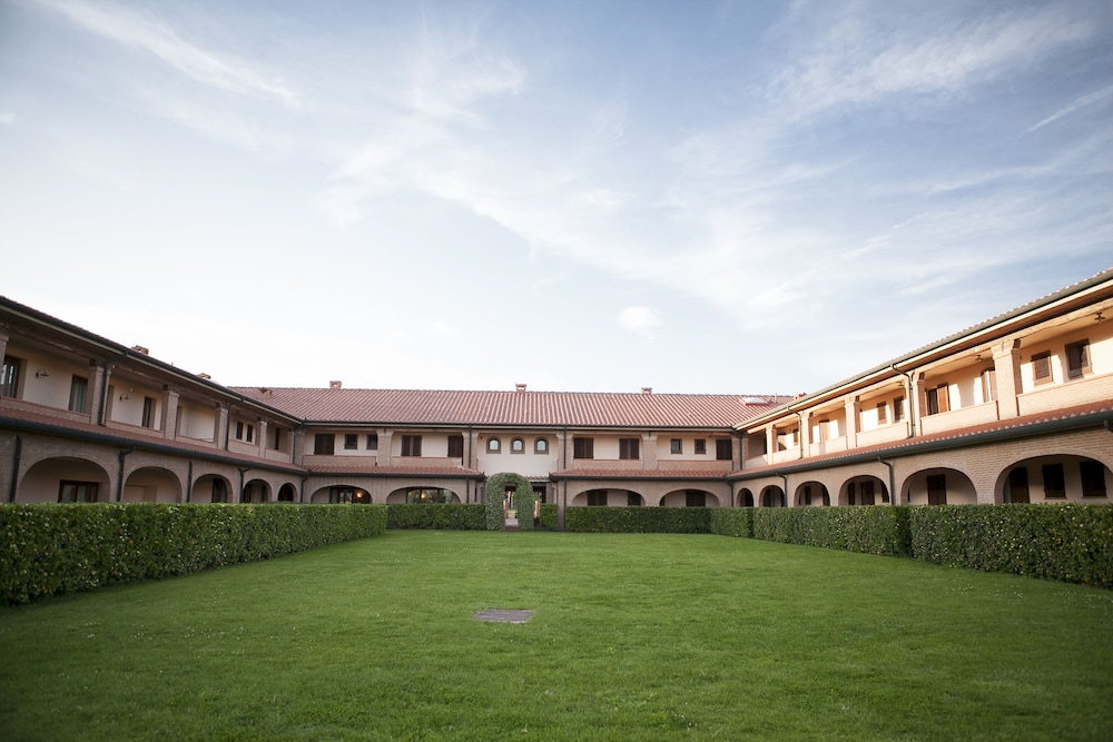 Borgo Degli Olivi Piombino Italia Expediait - 