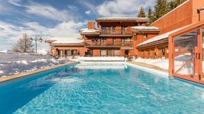 Piscine extérieure (ouverte en saison)