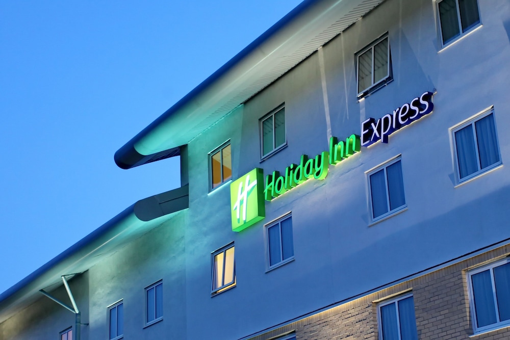 Holiday Inn Express Southampton M27 Jct7, an IHG Hotel