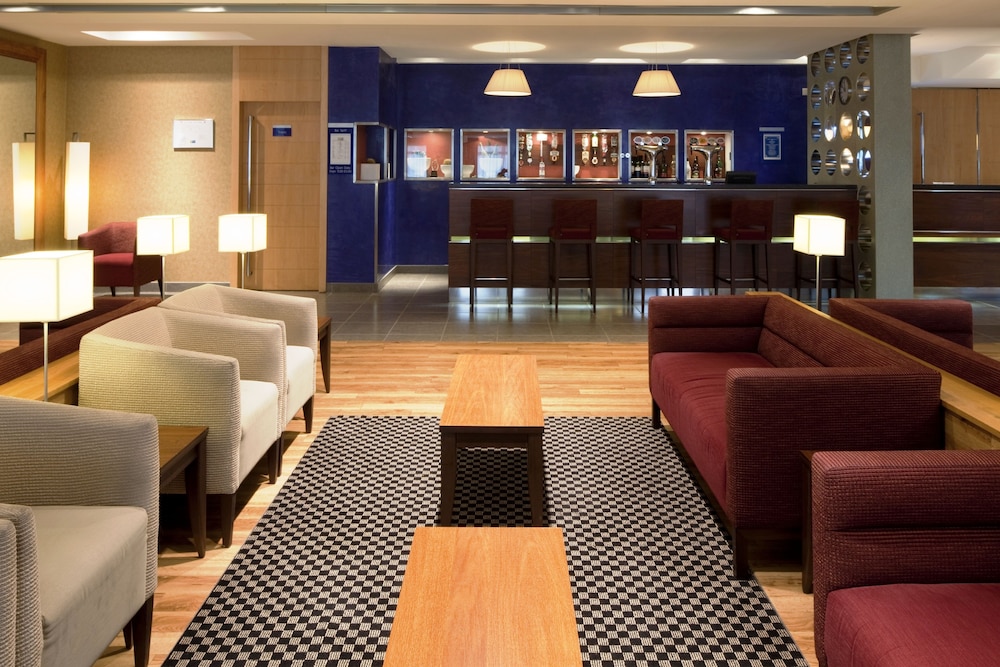 Bar (on property), Holiday Inn Express Southampton M27 Jct7, an IHG Hotel