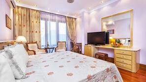 Minibar, in-room safe, soundproofing