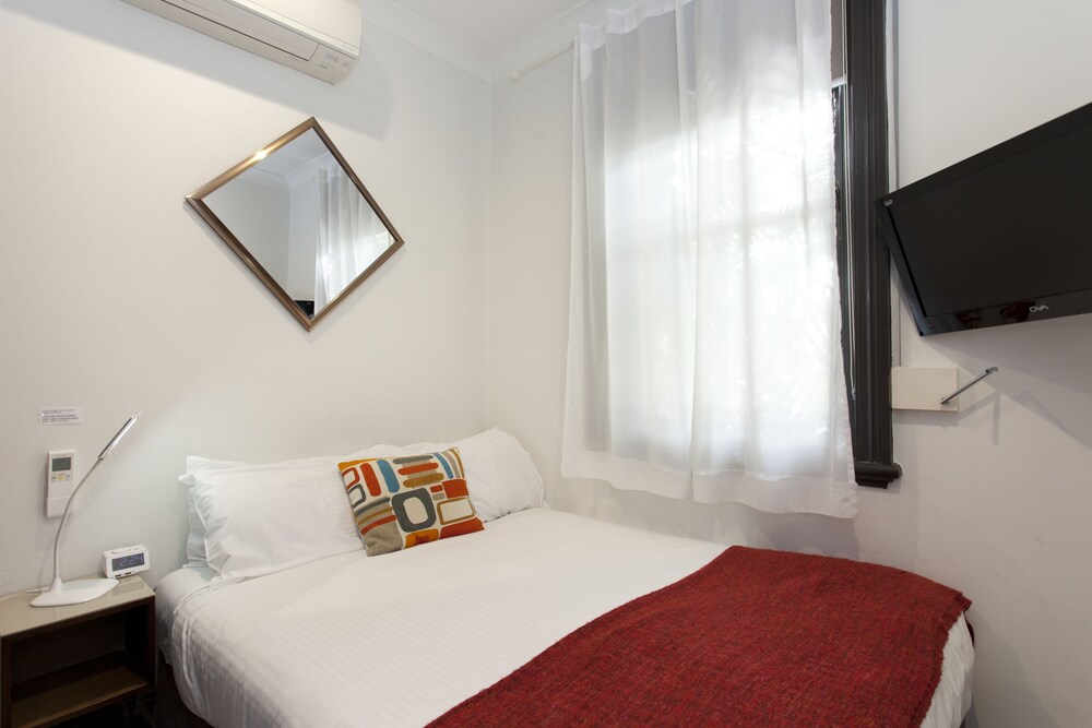 Cremorne Point Manor